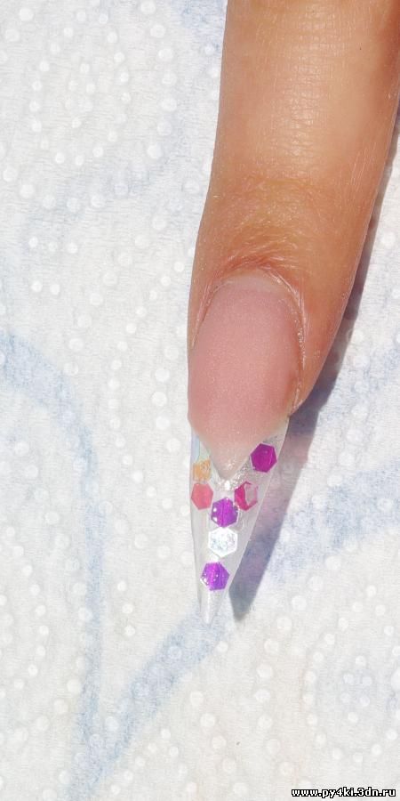 фиолетовый цвет ногтей