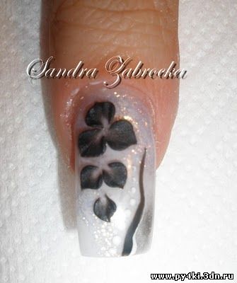акриловые цветы +на ногтях