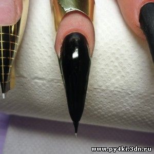 дизайн черно белых ногтей